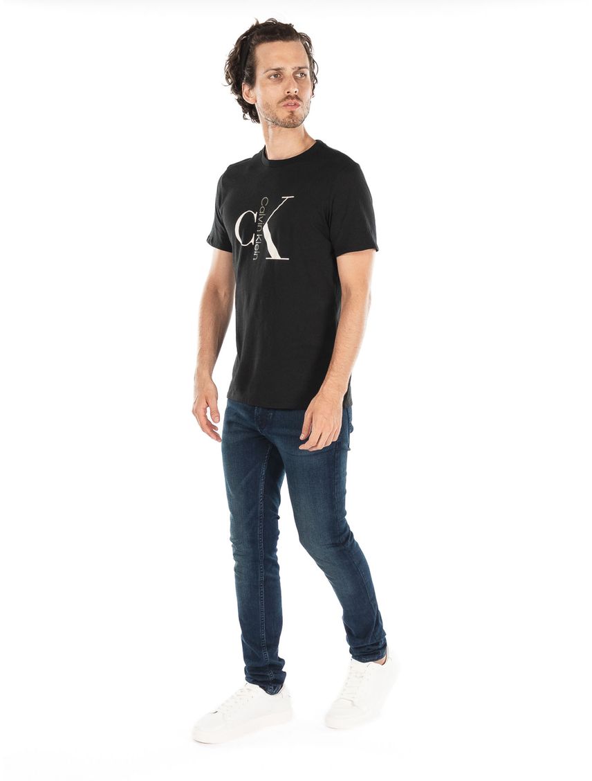 Camiseta text monogram