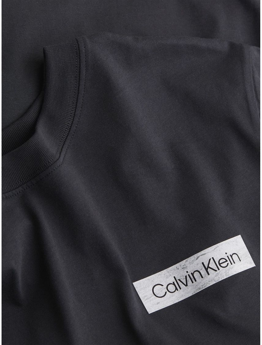 CAMISETA RAISED CONCRETE LOGO T-SHIRT CK