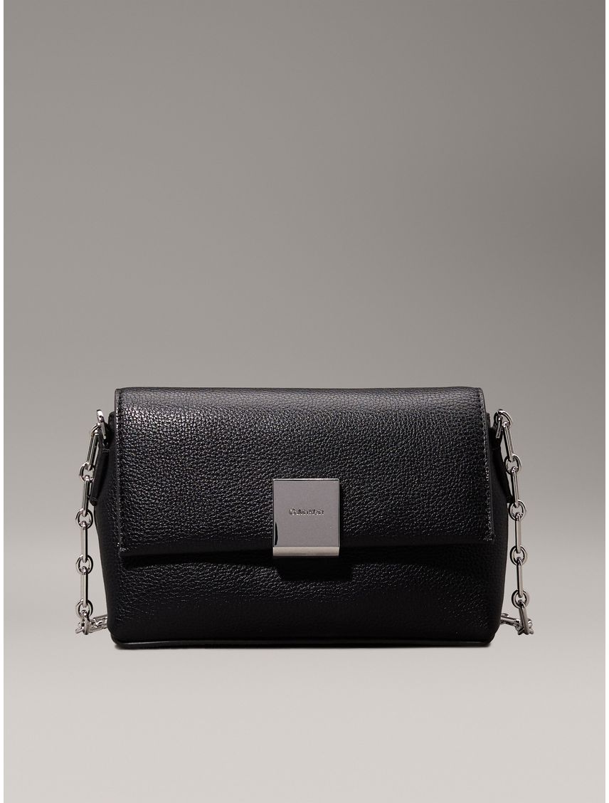 CARTERA CK PLAQUE SM CROSSBODY W/CHAIN