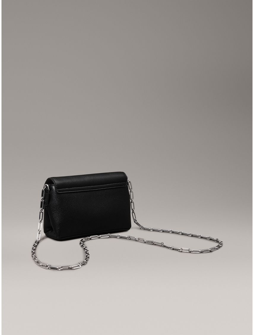 CARTERA CK PLAQUE SM CROSSBODY W/CHAIN