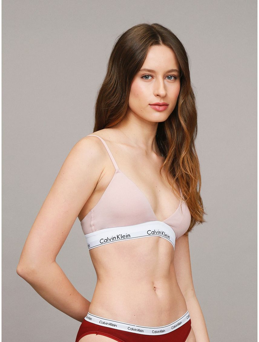 LIGHTLY LINED TRIANGLE CK