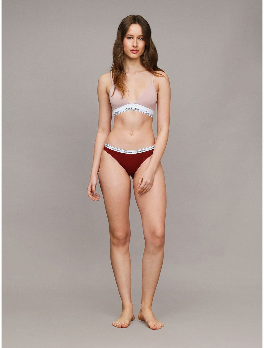 LIGHTLY LINED TRIANGLE CK