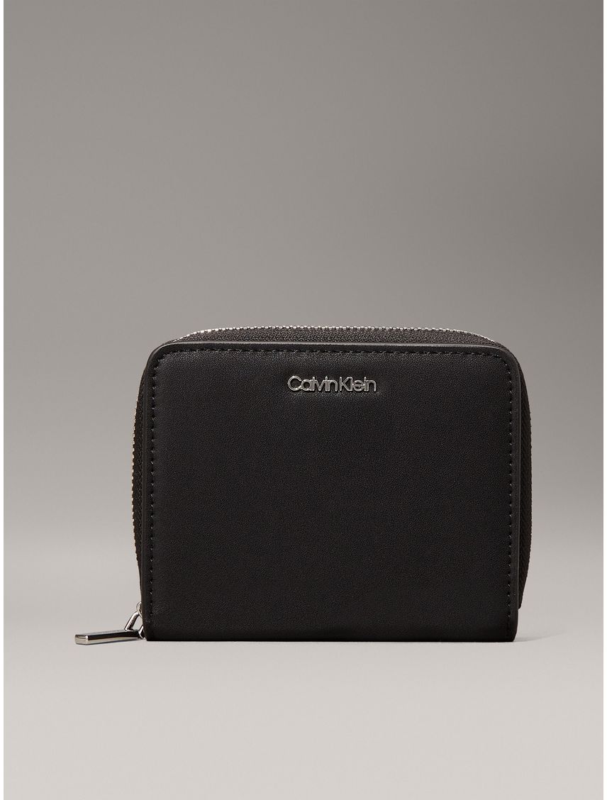 BILLETERA CK MUST MEDIUM ZIP AROUND WALL