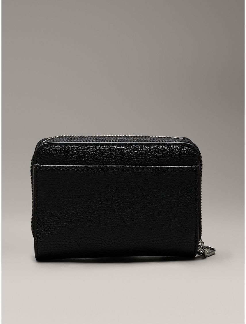 BILLETERA MINIMAL MONOGRAM MED ZIP AROUN