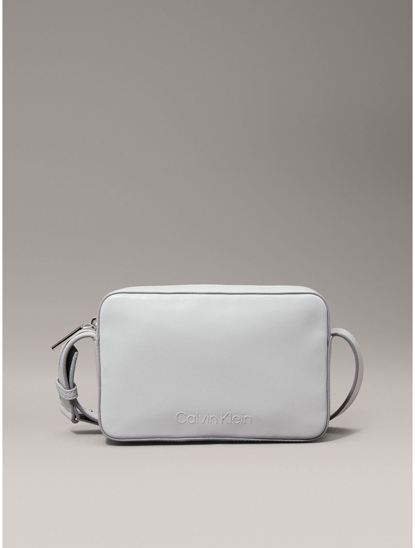 CARTERA EMBOSSED LOGO CAMERA BAG CK