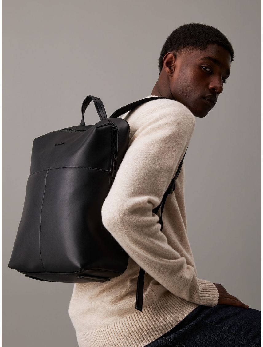 MOCHILA CLEAN ESSENTIAL SQUARED BP