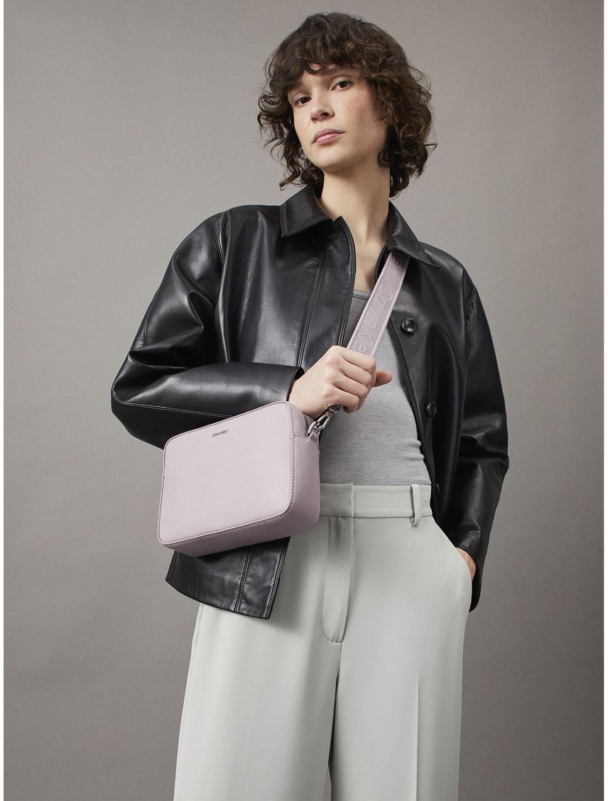 CARTERA CK MUST SMALL CAMERA BAG_CAVIA