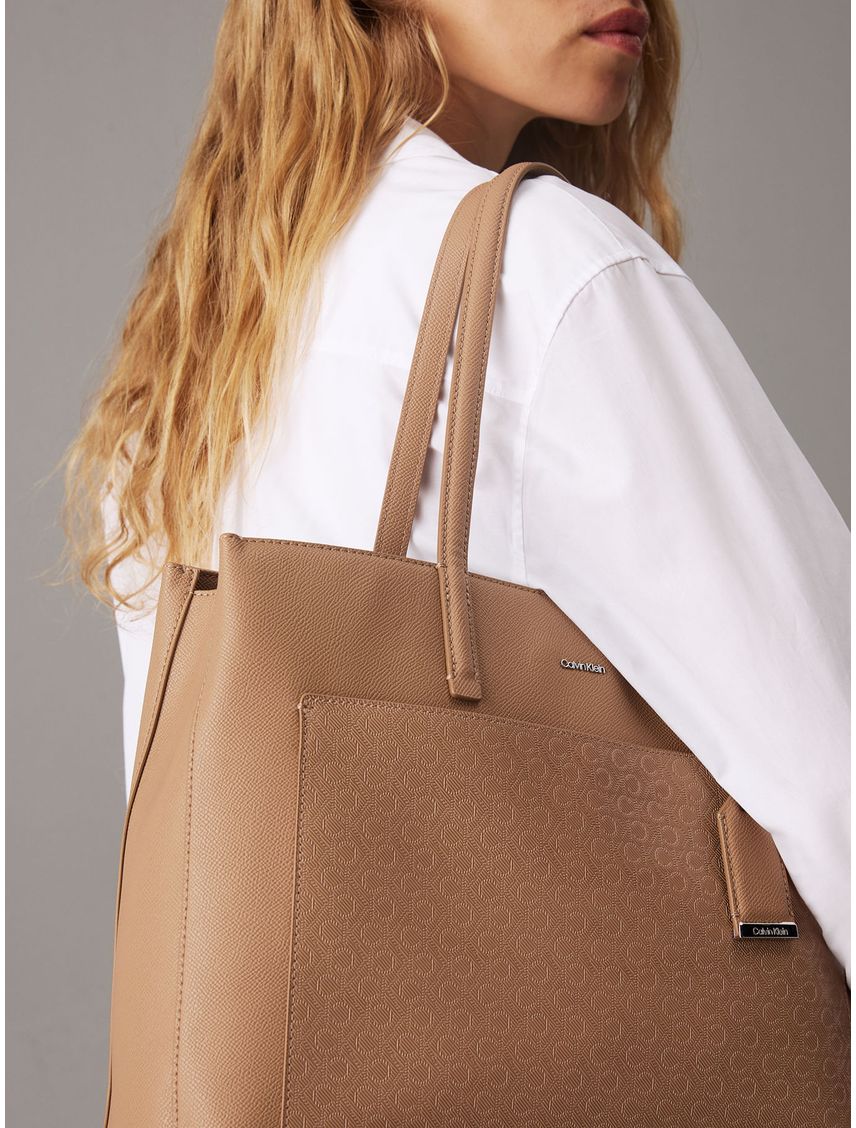 CARTERA CK MUST MEDIUM SHOPPER_MONO