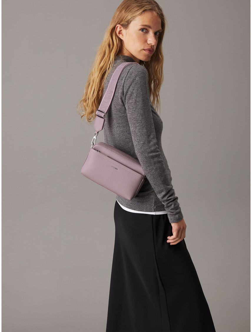 CARTERA CK MUST CONV CAMERA BAG_CAVIAR