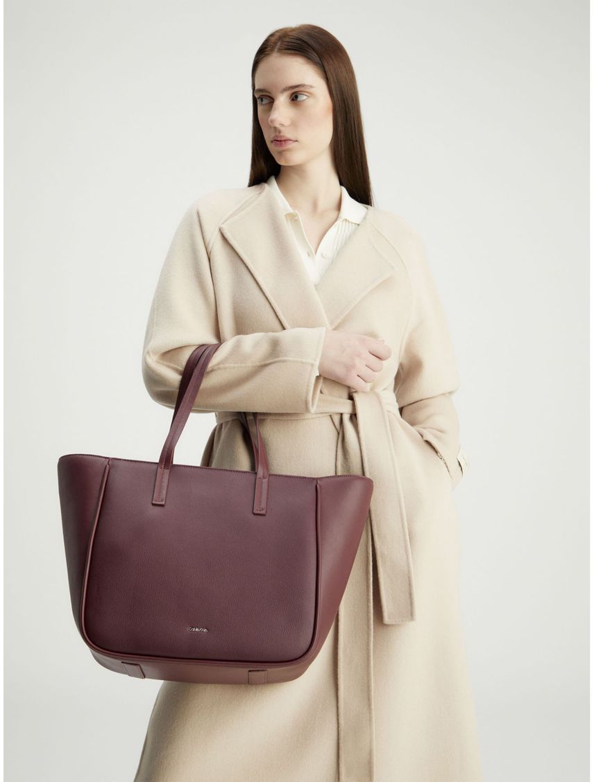 CARTERA CK REFINE MEDIUM SHOPPER_PBL