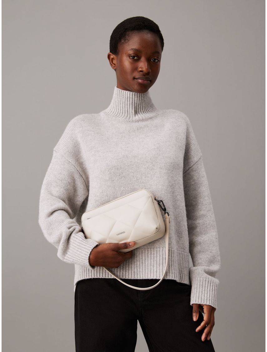 CARTERA DIAMOND QUILT CAMERA BAG W/PKT CK