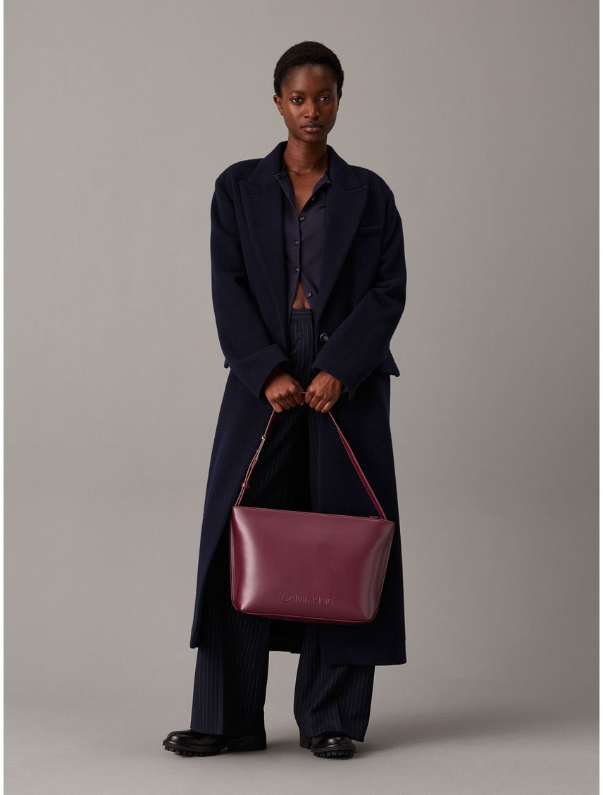 CARTERA EMBOSSED LOGO MEDIUM TOTE CK