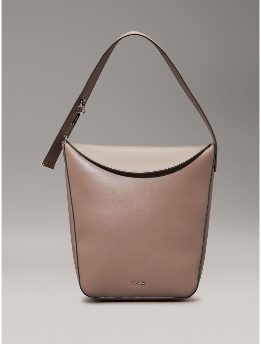 CARTERA SOFT SCULPT BUCKET BAG
