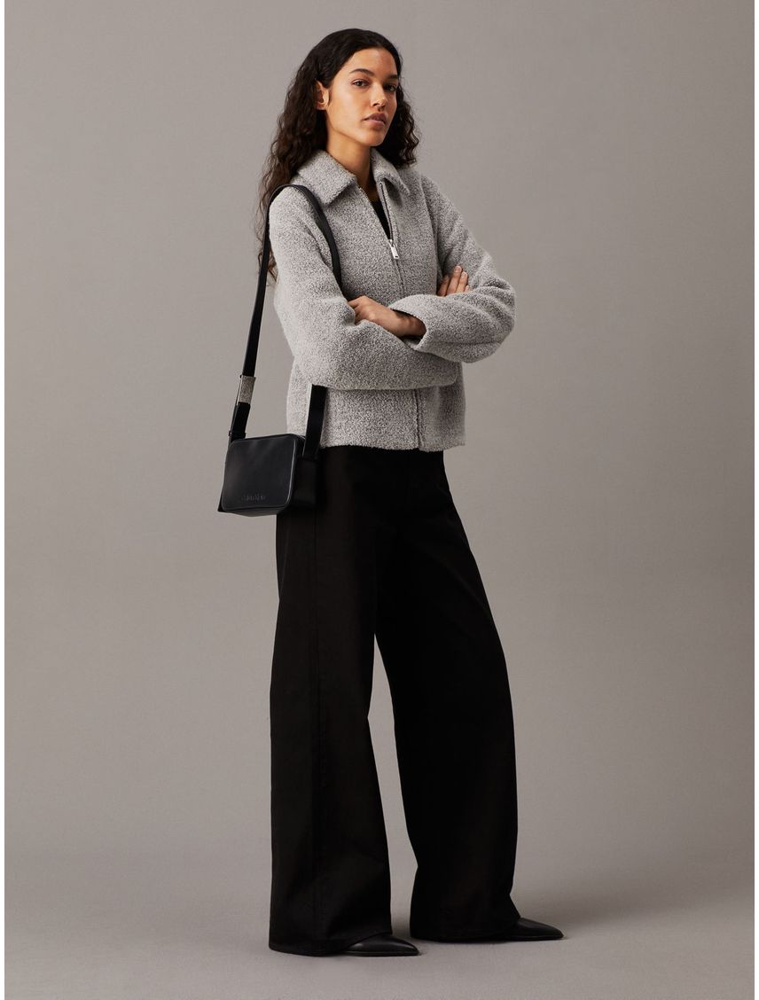 CARTERA EMBOSSED LOGO CAMERA BAG CK