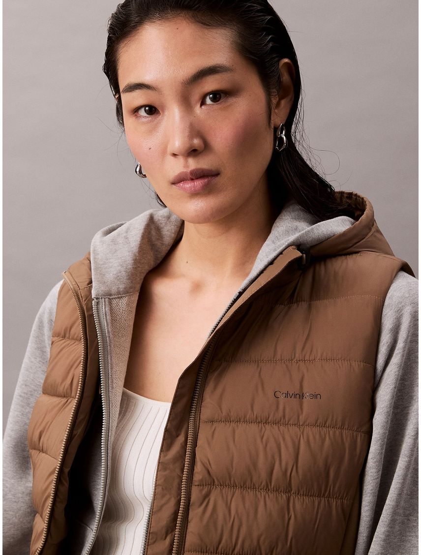 Chaleco acolchado de técnica mixta CK